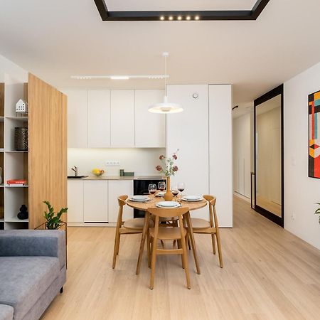 Apartment Old Town Krowoderska With Free Underground Garage Krakow Ngoại thất bức ảnh